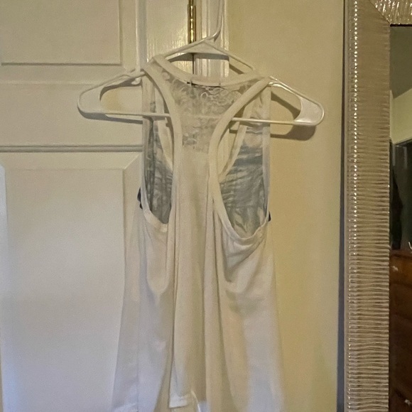 White and blue top. - Picture 2 of 4